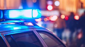 O femeie a murit, după ce a fost înjunghiată în gât, pe o stradă din Mediaș! Făptașul i-a furat un lănțișor