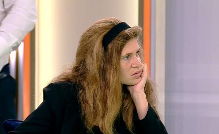 Mama gemenilor din Ploiești, morți după ce au căzut de la etajul zece, trimisă în judecată pentru ucidere din culpă! Detalii de ultim moment