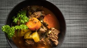 Cum să faci cea mai gustoasă ciorbă de miel pentru masa de Paște 2022