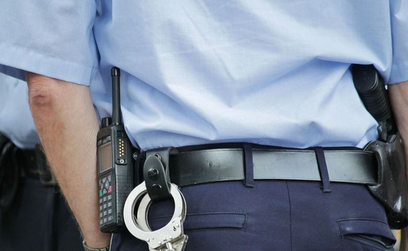 Un bărbat din Buzău a murit, după ce a fost ucis de prietenul său. Trupul neînsuflețit al victimei a fost incendiat de făptaș, imediat după crimă