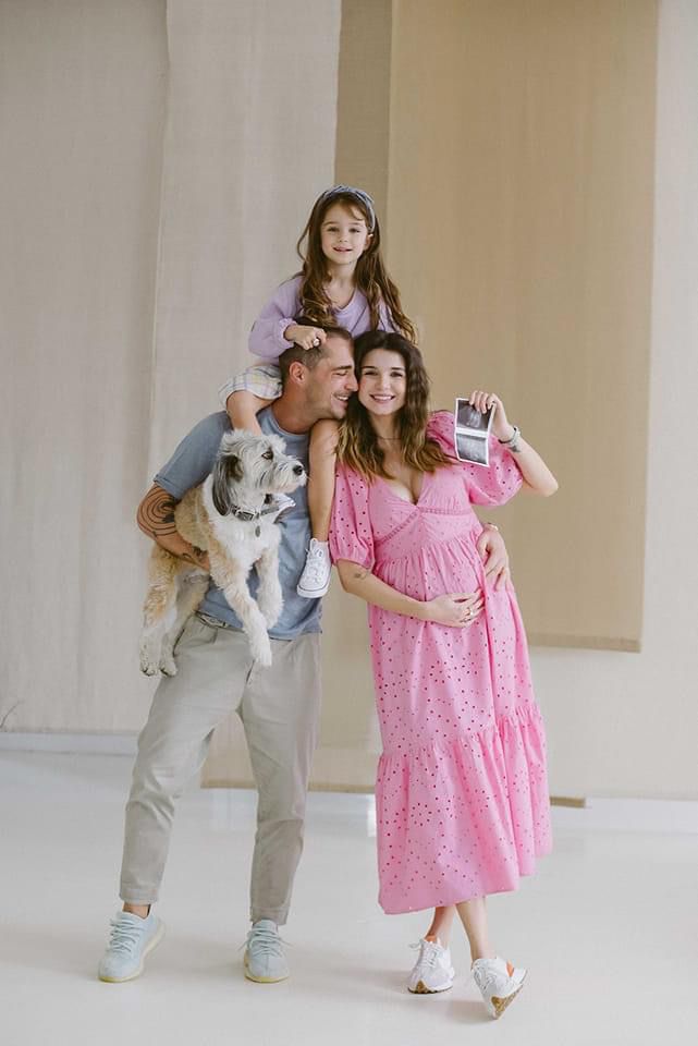 Vladimir Drăghia a dezvăluit sexul bebelușului de Paște. Fotografia de colecție cu întreaga sa familie