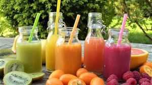 5 rețete de băuturi sănătoase pe care să le consumi dimineața