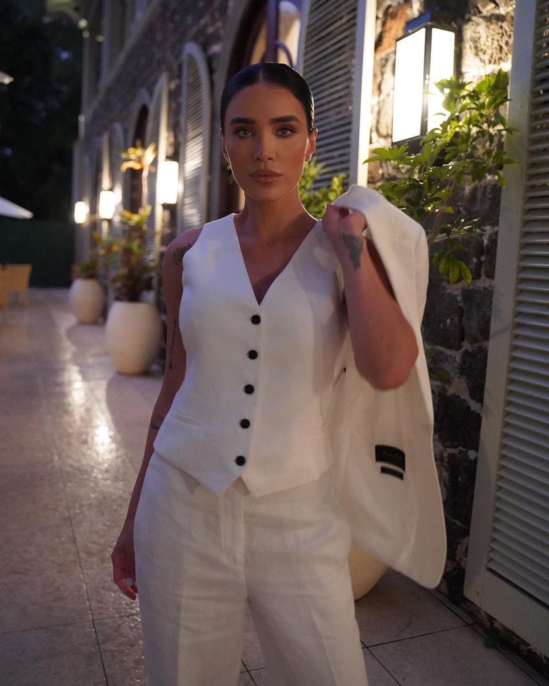 Adelina Pestrițu &icirc;ncasează anual sute de mii de euro