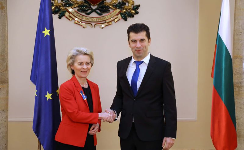 Premierul Bulgariei a donat salariul pe o lună pentru a ajuta Ucraina, dar s-a trezit peste noapte fără gazul din Rusia