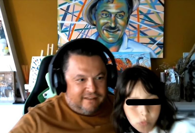 Mihai Bobonete, &icirc;ntrerupt de propria fiică &icirc;n timpul unui interviu