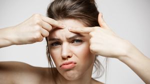 Cum să ai un ten curat. 5 metode naturale care te scapă de coșuri