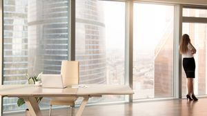 De ce nu este bine să alegi geamuri mari pentru casa ta. Iată ce spun arhitecții