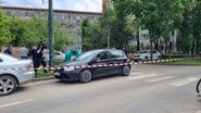 Imagini cutremurătoare în fața blocului cu 10 etaje din Timișoara, unde o mamă s-a aruncat cu cei doi copii! Băiețelul a căzut în gol cu o jucărie în mână