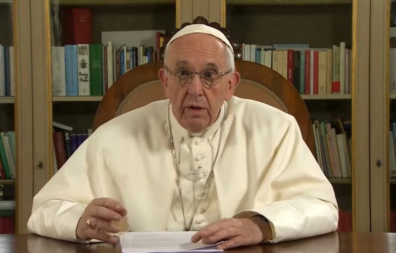 Papa Francisc vrea să se &icirc;nt&acirc;lnească cu Putin la Moscova