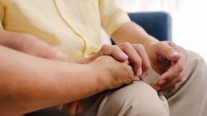 Semnele Alzheimerului pot fi observate încă de la 45 de ani. Cum poți descoperi din timp apariția demenței printr-un consult oftalmologic