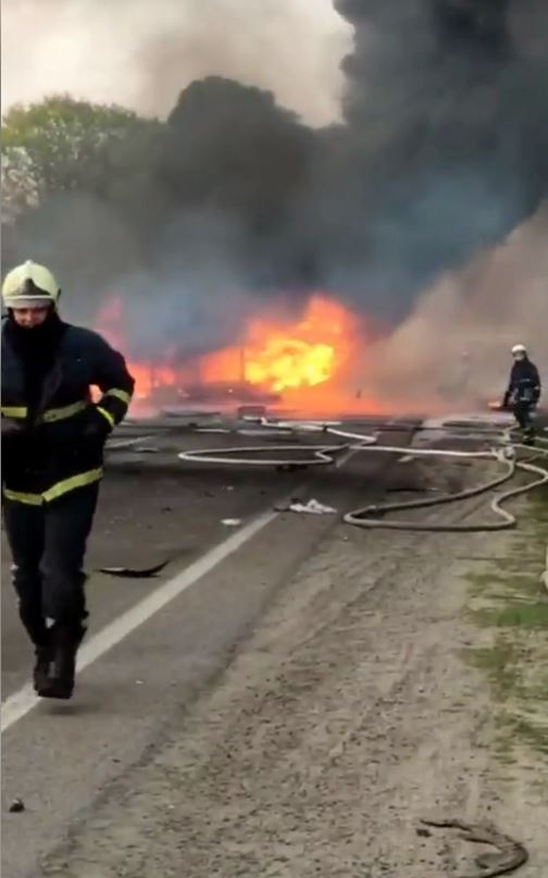 27 de persone au murit, după un accident rutier care a avut loc pe autostrada care leagă Kievul de Ciop! Este cea mai mare tragedie produsă pe șosele Ucrainei din ultimul deceniu