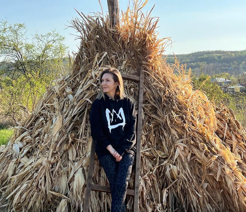Adela Popescu  Adela Popescu, alt om după Paștele sărbătorit în casa părintească
