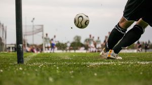 36 de ani de la „Apără Duckadam”. Helmut Duckadam a reușit o performanță unică în lume - a apărat 4 lovituri de la 11 metri