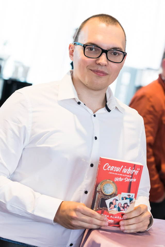 Cu ce se ocupă, de fapt, fiul lui Victor Socaciu și al Marinei Almășan? Corporațiile internaționale se bat pentru a-l avea în echipă pe Victoraș