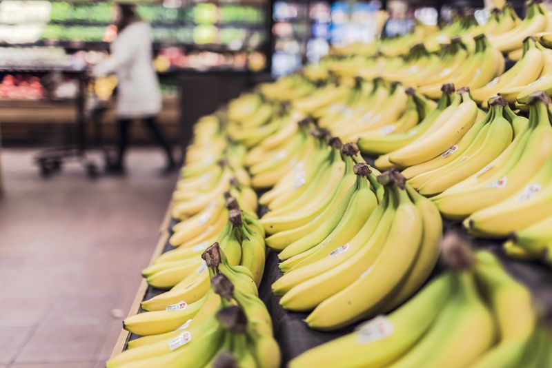 Voucherele pentru alimentele de bază, o soluție bună, dar tardivă Cum afectează inflația și explozia prețurilor puterea de cumpărare a românilor