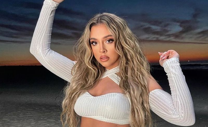 „La mulți ani, iubita mea!” Bibi a împlinit 20 de ani și primit mesaje emoționante de ziua ei, chiar în miez de noapte | EXCLUSIV