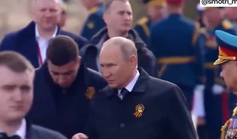 Primele imagini cu &quot;succesorul lui Putin&quot;. Cine e tânărul de 36 de ani pe care îl ține aproape liderul rus