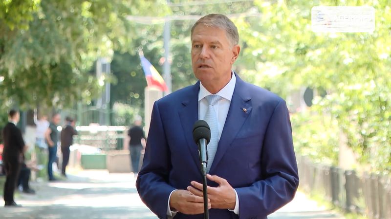 „Trece” inflația doar cu ceai Adrian Negrescu, analist economic, despre ironiile lui Klaus Iohannis și Mugur Isărescu