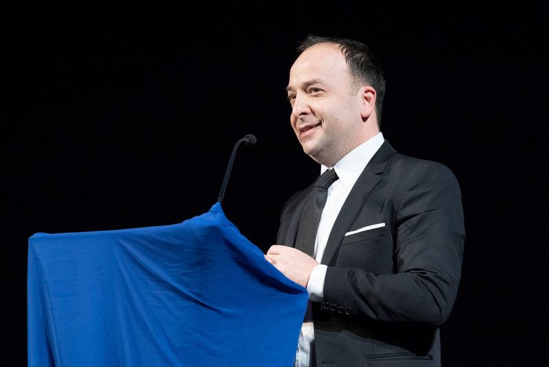 „Trece” inflația doar cu ceai Adrian Negrescu, analist economic, despre ironiile lui Klaus Iohannis și Mugur Isărescu