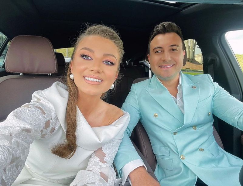 Codruța Sanfira s-a temut că nu mai ajunge acasă de la nuntă. Iată povestea demnă de Hollywood a cântăreței