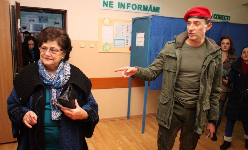 Detalii exclusive despre participarea fraților Mazăre la înmormântarea mamei lor. Cum a primit Radu Mazăre vestea decesului| EXCLUSIV