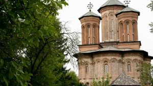 5 mănăstiri frumoase de lângă București pe care trebuie să le vizitezi