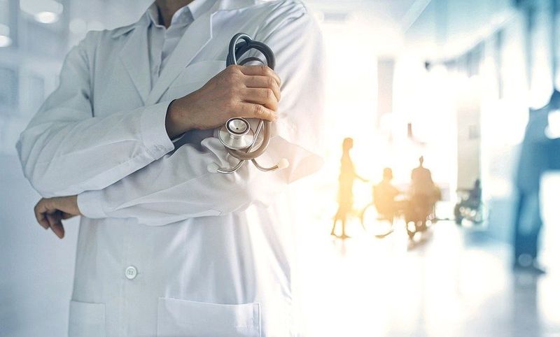 Medicii români, eroi pentru copiii din Ucraina. Date oficiale de la ASSMB: Peste 100 de minori au fost tratați doar în București, de la începutul războiului de peste graniță | EXCLUSIV