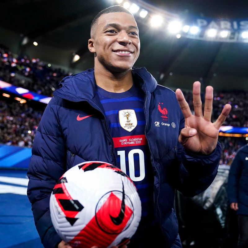  Cel mai scump tanar atacant din lume da Parisul pe Madrid. PSG aproape să se recunoască înfrântă în lupta pentru Kylian Mbappe