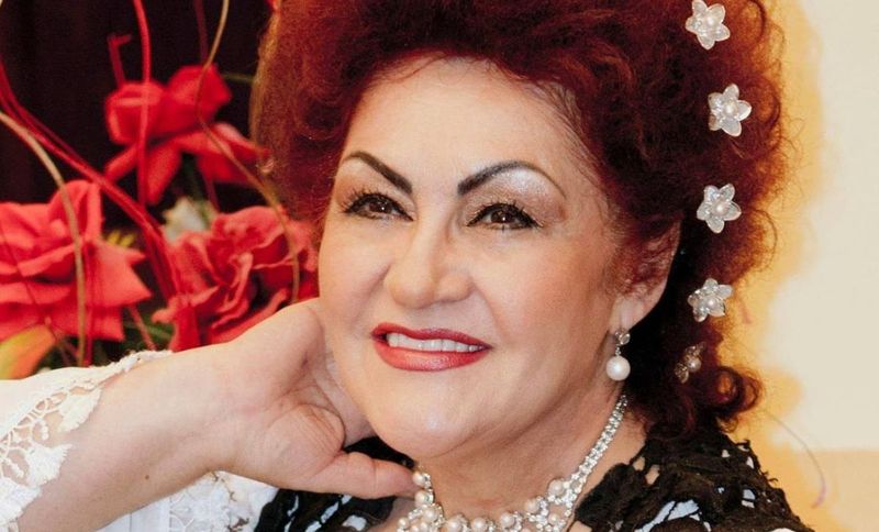 Petreceri &icirc;n familia Elenei Merișoreanu. Celebra interpretă de mzuică populară și membrii familie &icirc;și serbează onomastica alături de prieteni | EXCLUSIV