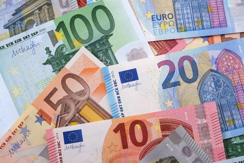 Curs valutar BNR, miercuri, 25 mai 2022. Cât valorează Euro, Dolar, Lira sterlină şi Rubla rusească