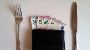 Guvernul, noi măsuri de ajutor pentru români