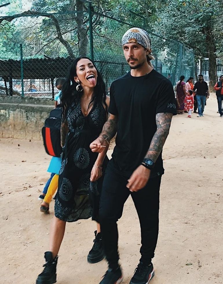 Cel mai nebunesc lucru făcut de Ruby, din dragoste: „Mi-am luat și două prietene”. Cum l-a verificat artista pe iubitul ei