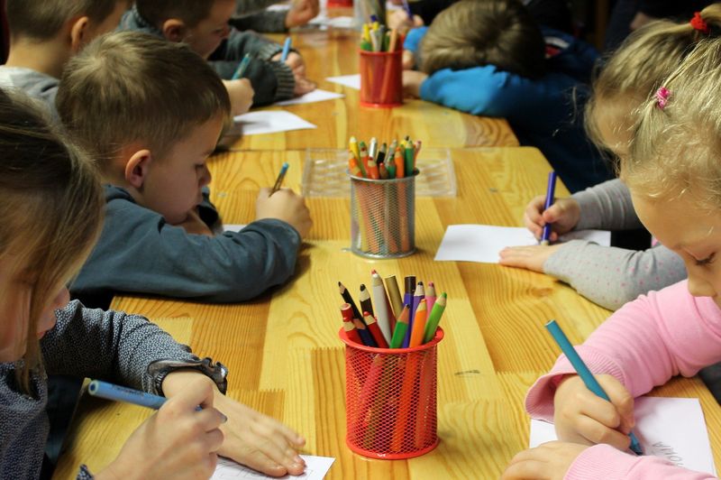 C&acirc;nd &icirc;ncep &icirc;nscrierile la grădiniță pentru anul școlar 2022-2023. Tot ce trebuie să știe părinții