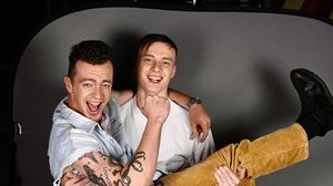 Cine e Dinu Gavril de la America Express 2023. Tânărul participă la marea aventură alături de fratele lui, cântărețul Jean Gavril