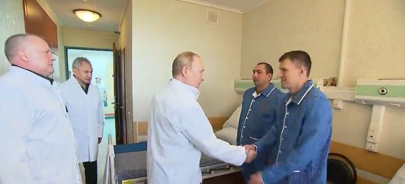 Vladimir Putin, în vizită la soldații ruși răniți pe frontul din Ucraina! Este pentru prima dată de la începutul războiului