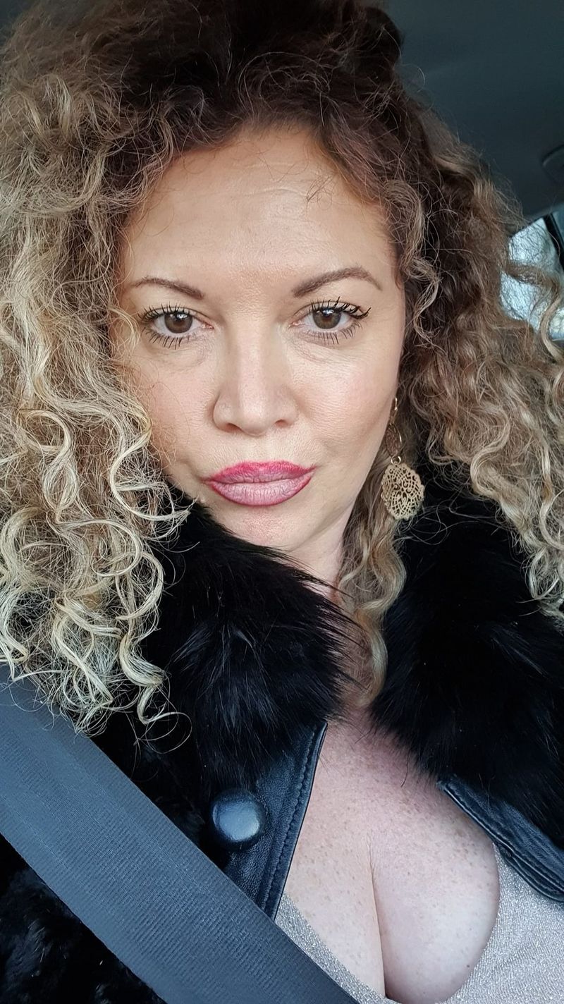 Oana Lis Cât a ajuns să coste o ședintă de terapie la cabinetul de psihologie al Oanei Lis? Soția lui Viorel Lis își desfășoară activitatea în centrul Capitalei