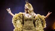 Elena Gheorghe a purtat o ținută de 10 kilograme la spectacolul de la Sala Palatului. Jurnaliștii au aflat cele mai fierbinți detalii din culise | EXCLUSIV