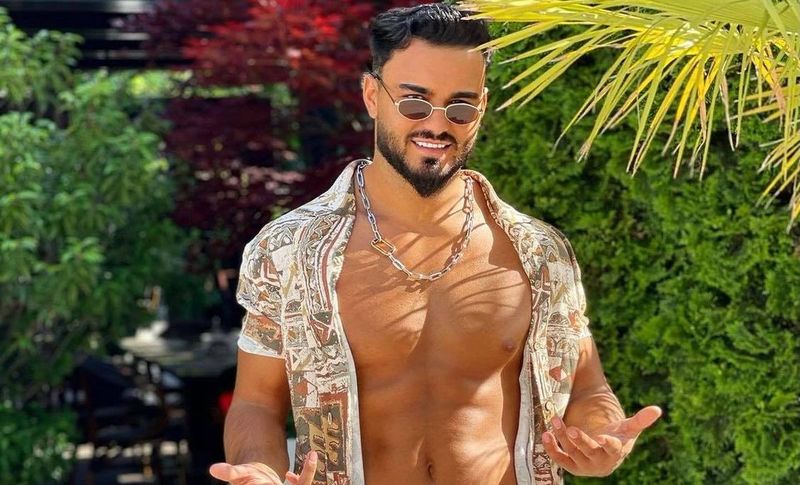 Replica savuroasă a lui Jador pentru Elena Merișoreanu. Artista a spus că lumea vine la el ca la moaște | EXCLUSIV