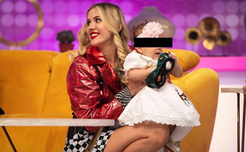 Emily Burghelea, mămica model! Cum reușește să împace facultatea cu viața de familie| EXCLUSIV