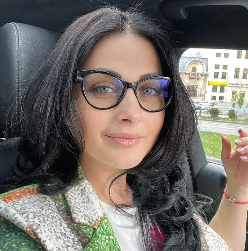 Gabriela Cristea, luată în vizor de fani