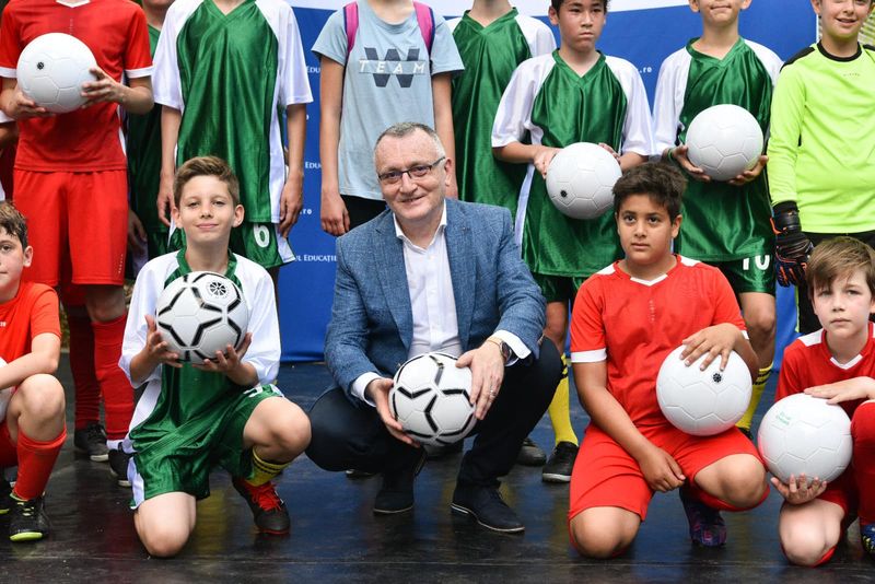 Alexandru Rafila aruncă în ring educația pentru sănătate. Cum va răspunde Ministerul Educației