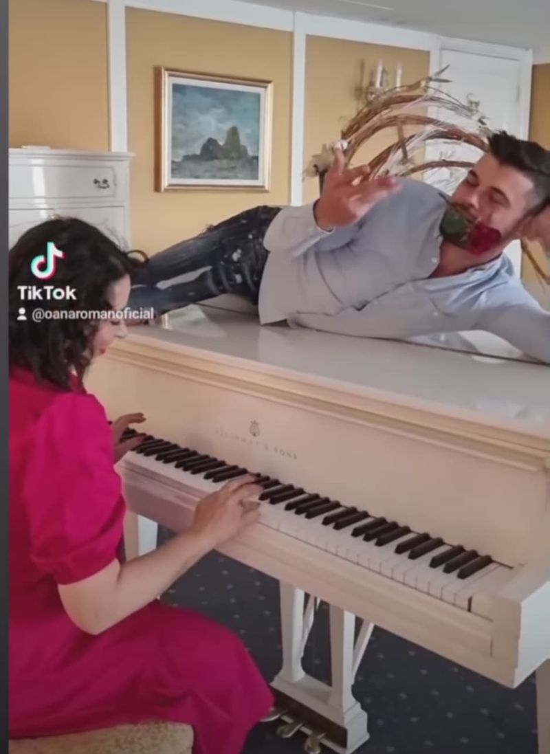 Oana Roman și Marius Elisei, imagini desprinse parcă din filme