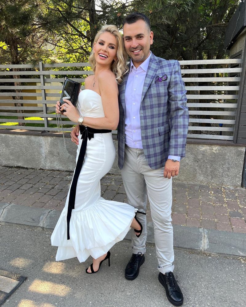 Cum s-au cunoscut Andreea Bănică și soțul său. Artista a fost nevoită să-și concedieze soțul din funcția de impresar