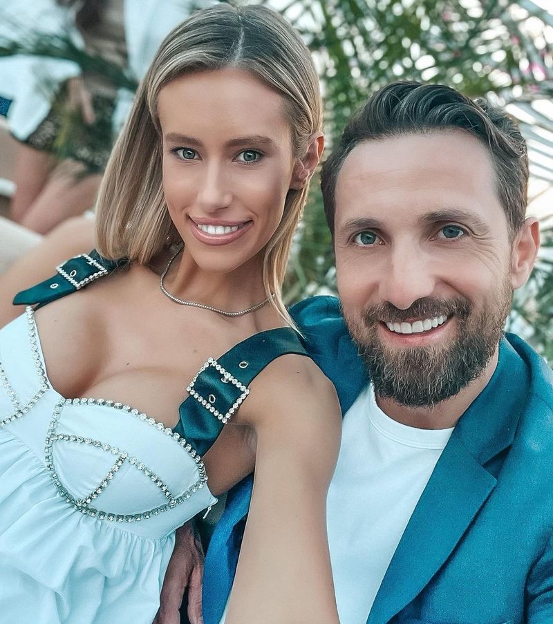 „Rădulesca e păpușă” Gabriela Prisăcariu, comparată cu Mihaela Răduleascu! Soția lui Oțil a primit un val de replici tăioase