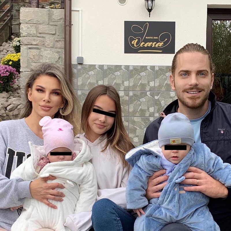 Alina și Ilan Laufer, gemenii și Karina 
