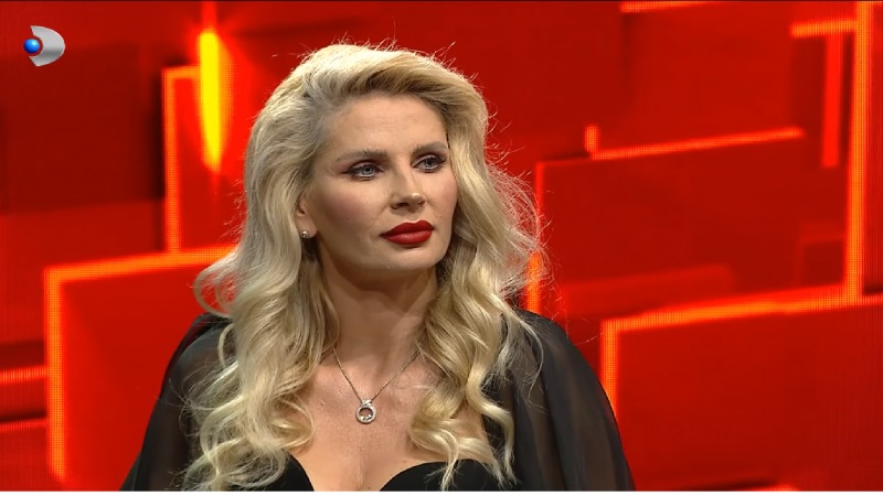 Andreea Bănică a pozat goală la cererea tatălui ei