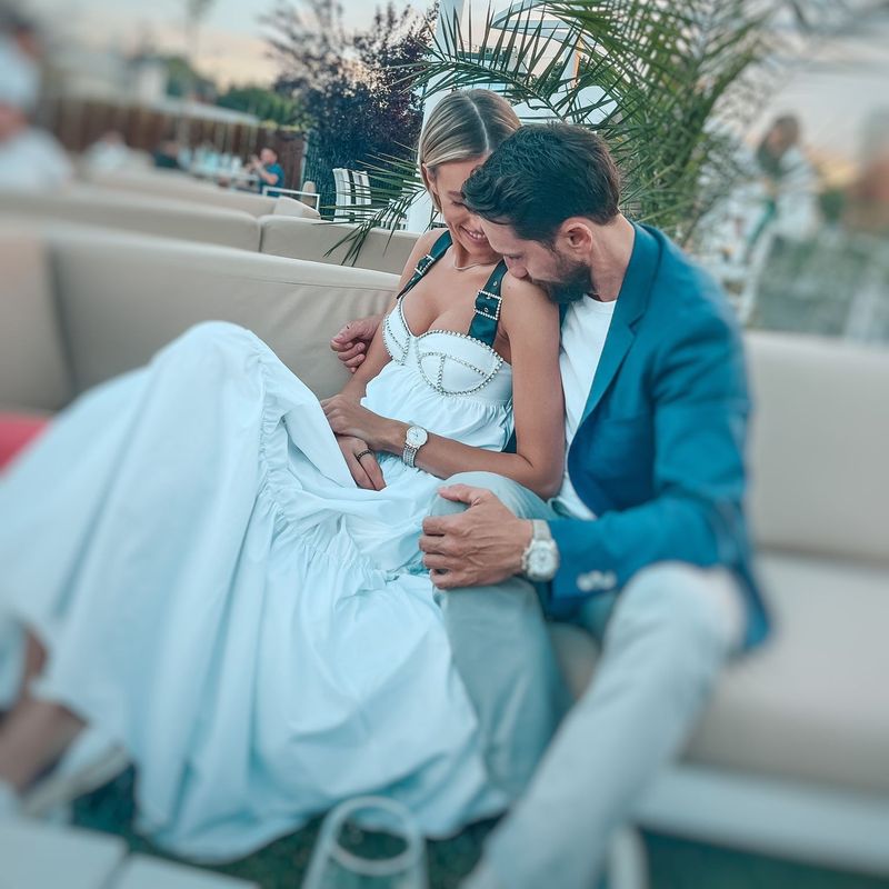  Dani Oțil și Gabriela Prisăcariu, nevoiți să plece &icirc;n vacanță fără copil