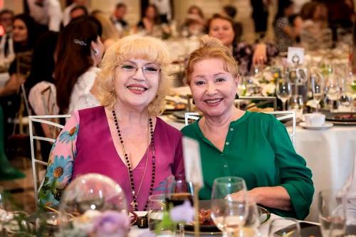 Corina Chirac, apariție spectaculoasă la „Gala Femeilor Remarcabile”! Artista trece cu brio testul trecerii timpului