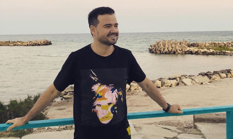 Au dat scena pe afaceri de succes?! Ei sunt artiștii care fac bani pe litoral. Cât costă o noapte de cazare în locațiile unor cunoscuți artiști de la noi | EXCLUSIV