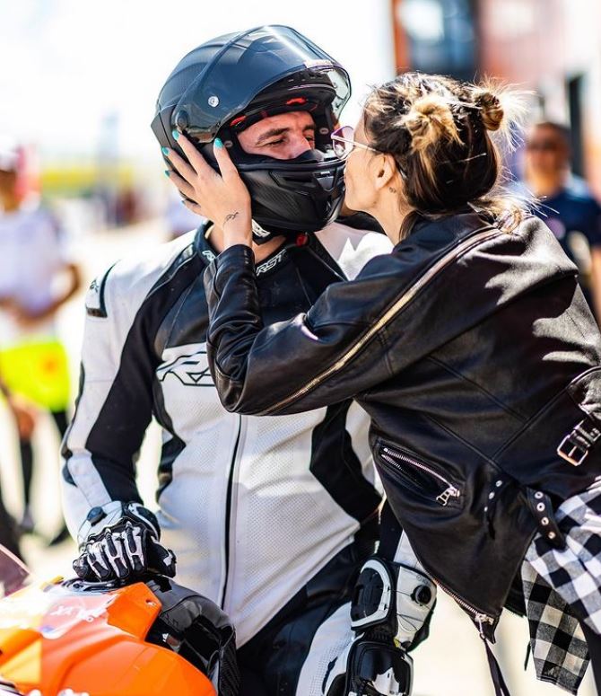 Ce s-a &icirc;nt&acirc;mplat cu Ramona Olaru și Cătălin Cazacu, &icirc;n timp ce se aflau pe motor? Fanii au rămas mască atunci c&acirc;nd au aflat: &bdquo;Mă dor oasele&rdquo;